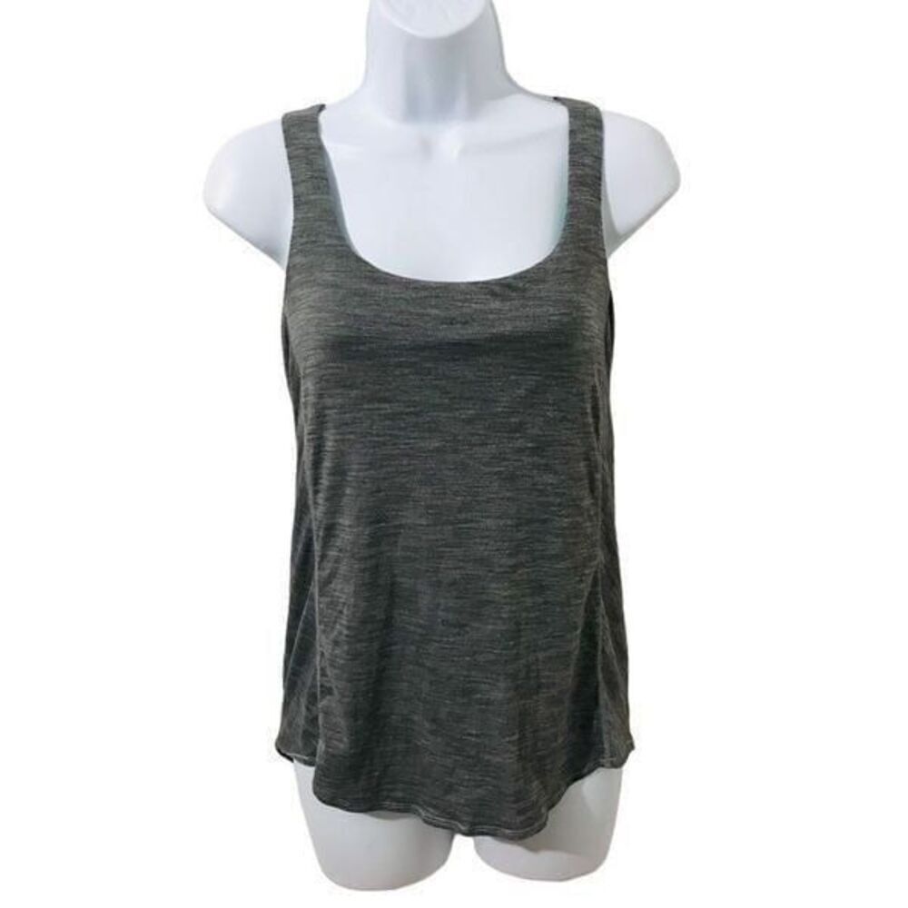 Lululemon Athletica sports bra with pull over size 4      A200